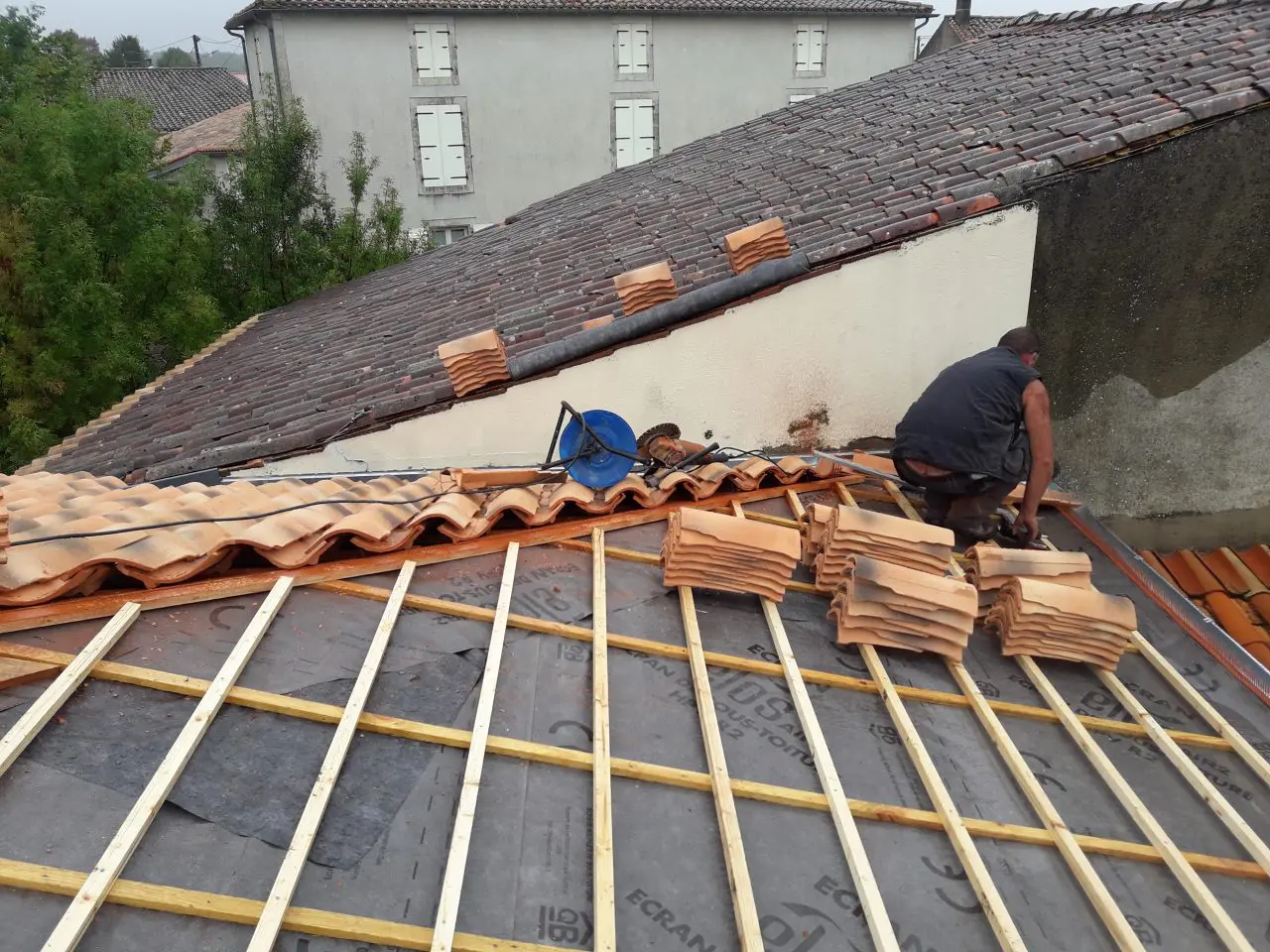 renovation-toiture-pose-tuile-15102019-1815-1280x960